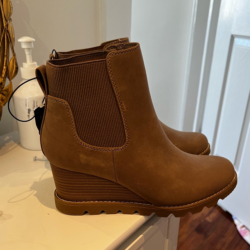 Universal Thread Brown Booties